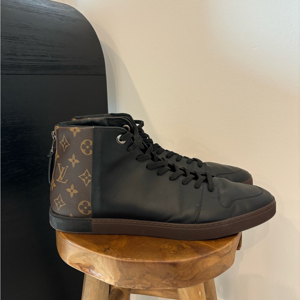Men's Louis Vuitton Sneakers size 12